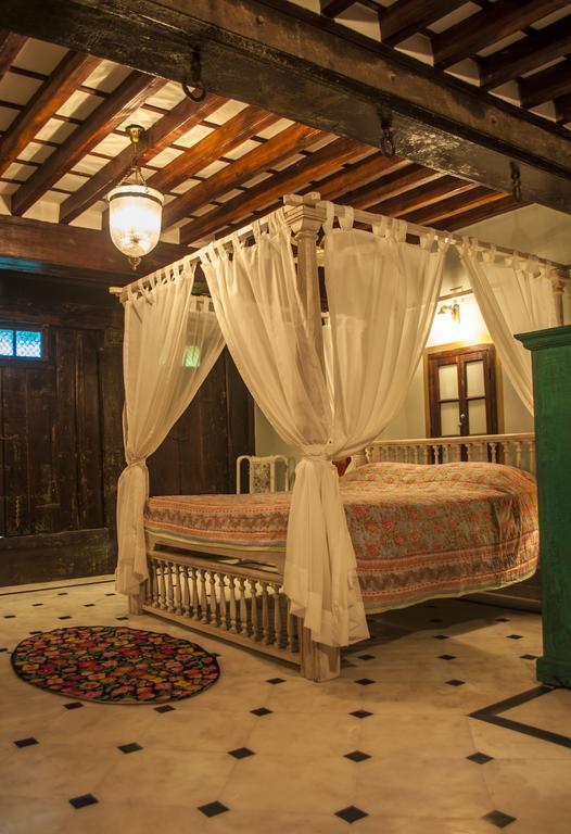 Dodhia Haveli Hotel Ahmedabad Phòng bức ảnh